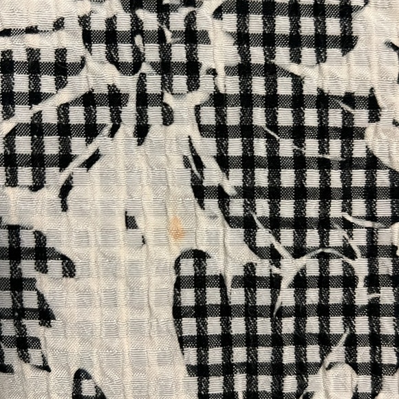 Cut loose Women’s lightweight Top. White and black. Size S good condition - Picture 4 of 5